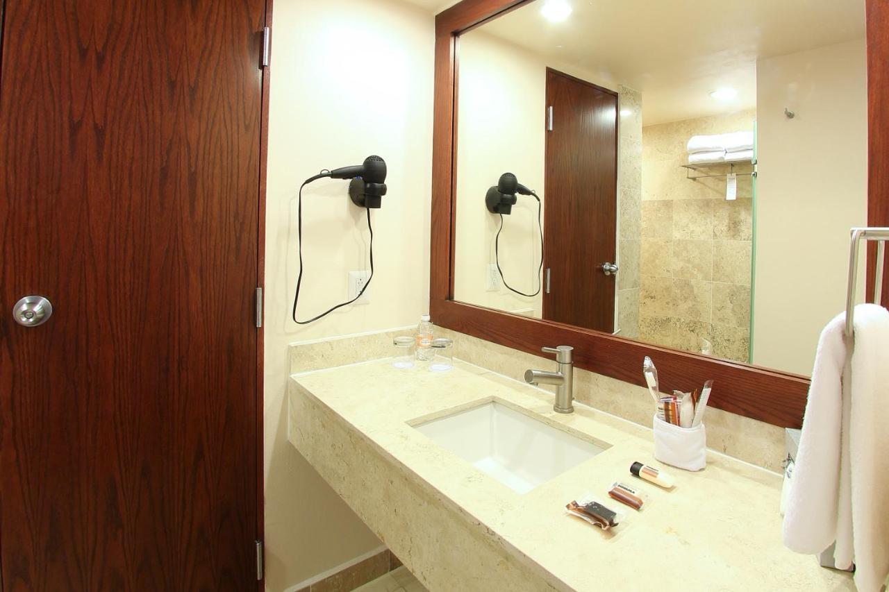 Hotel Opus Grand Toluca Aeropuerto Экстерьер фото